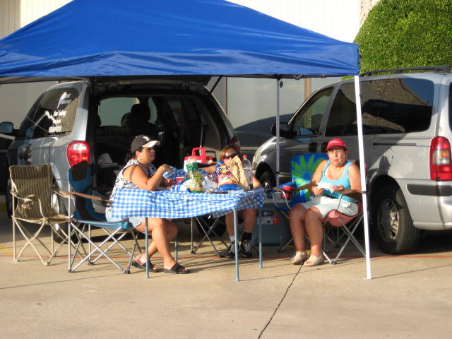 617x456 pixels (128K)